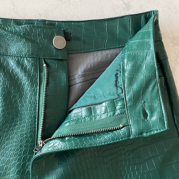 Forever 21 Women Faux Croc Bootcut Pants - Emerald Green XS - Picture 10 of 14